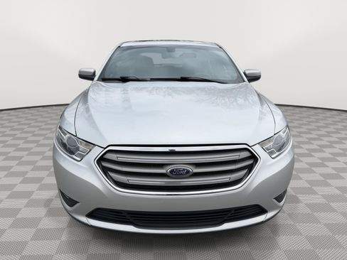 Used 2017 Ford Taurus SEL w/ Equipment Group 201A FWD image 2