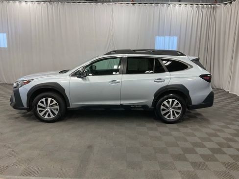 Used 2024 Subaru Outback Premium AWD/4WD image 11