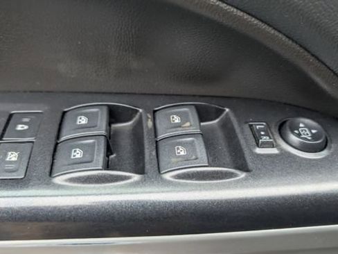 Used 2021 Chevrolet Colorado LT w/ LT Convenience Package AWD/4WD image 13