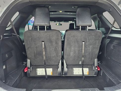 Used 2016 Ford Explorer XLT w/ Equipment Group 202A AWD/4WD image 20