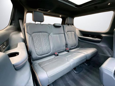 Used 2022 Jeep Grand Wagoneer Series III image 26