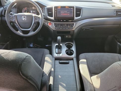 Used 2017 Honda Pilot EX image 11