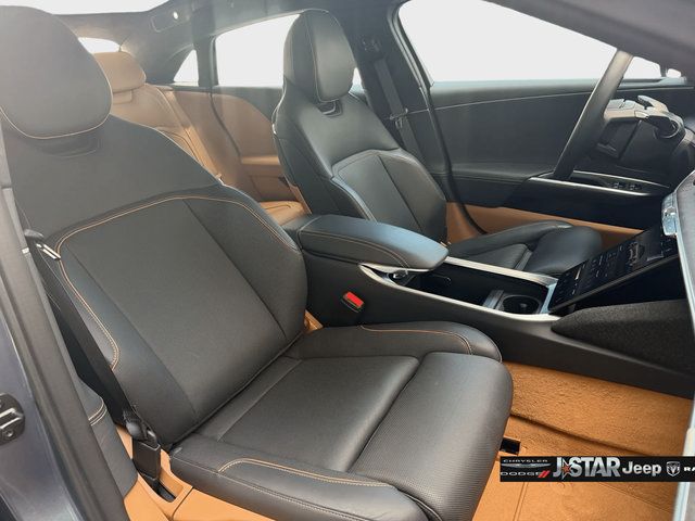 Used 2025 Lucid Air Touring AWD/4WD image 12