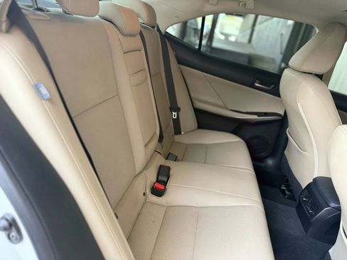 Used 2017 Lexus IS 300 AWD image 17