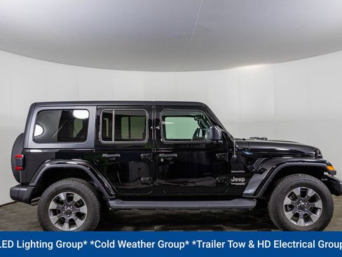 Used 2022 Jeep Wrangler Unlimited Sahara w/ LED Lighting Group AWD/4WD image 11