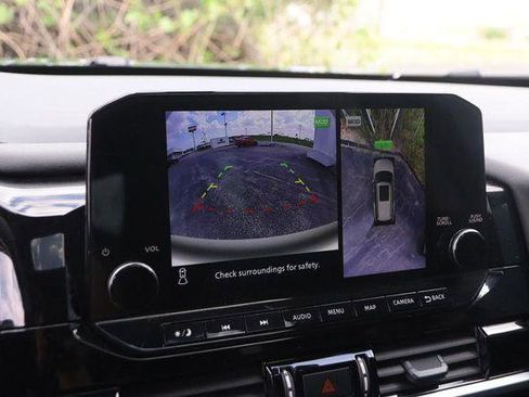 Used 2025 Nissan Pathfinder SL w/ SL Premium Package FWD image 19