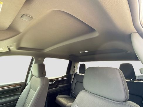 Used 2024 GMC Sierra 1500 Elevation image 19