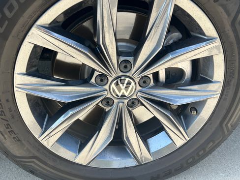 Used 2022 Volkswagen Tiguan SE FWD image 12
