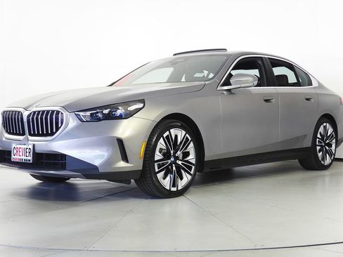 Used 2026 BMW 530i w/ Premium Package RWD image 2