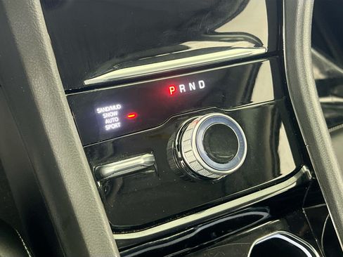 Used 2023 Jeep Grand Cherokee Limited w/ Black Appearance Package AWD/4WD image 17