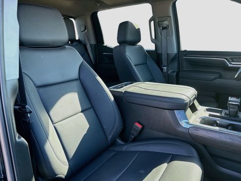 Used 2025 GMC Sierra 1500 SLT w/ SLT Premium Plus Package AWD/4WD image 30