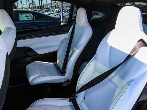Used 2022 Tesla Model X Plaid image 19