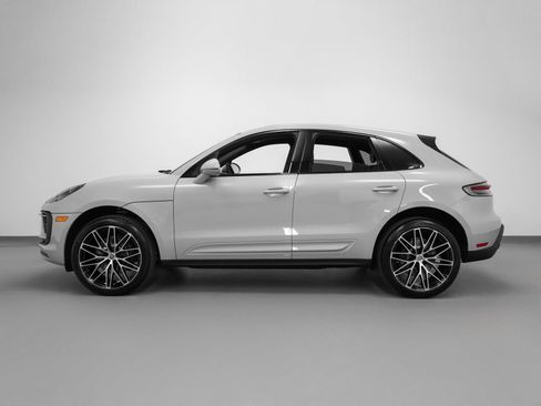 Certified 2026 Porsche Macan AWD/4WD image 2