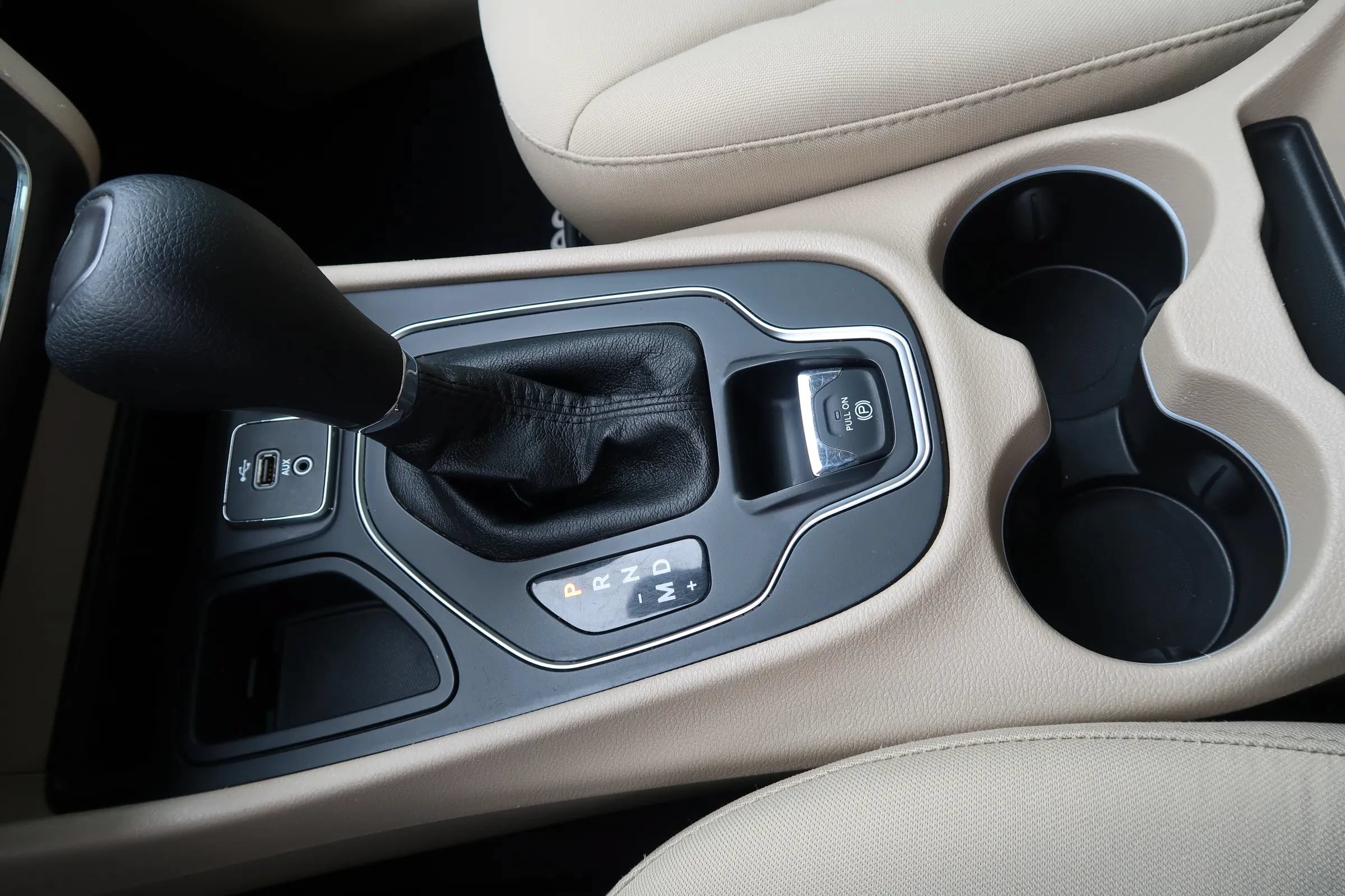 Used 2019 Jeep Cherokee Latitude w/ Popular Appearance Group FWD image 29