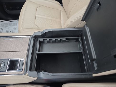 Used 2024 Ford Expedition Max Limited RWD image 34