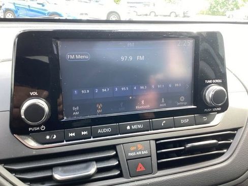 Used 2022 Nissan Altima 2.5 S FWD image 15