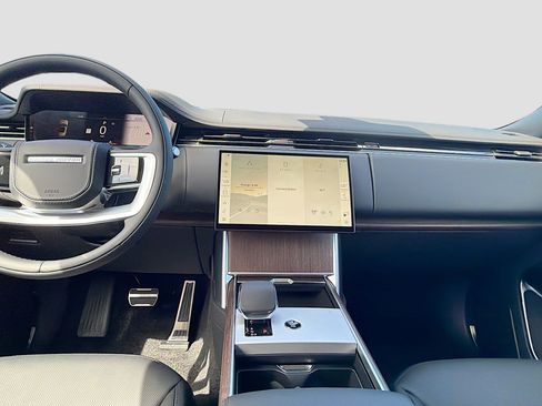New 2026 Land Rover Range Rover SE image 17