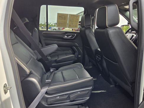 Certified 2023 Chevrolet Suburban Premier AWD/4WD image 17