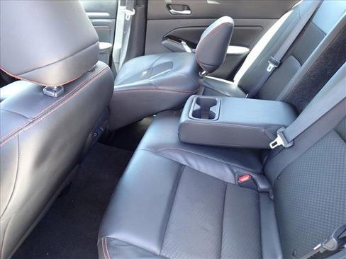 Used 2023 Nissan Altima 2.5 SR FWD image 8