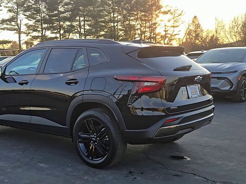 New 2026 Chevrolet Trax ACTIV w/ Driver Confidence Package image 2