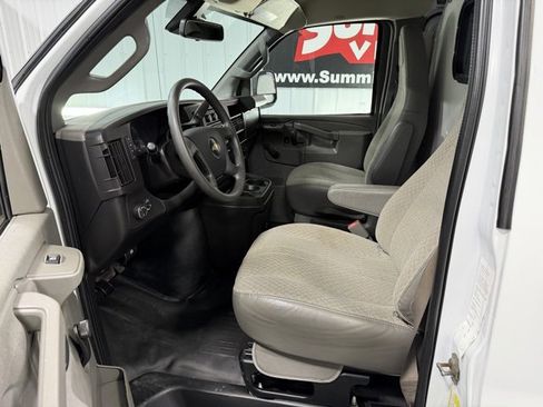 Used 2019 Chevrolet Express 2500 image 10