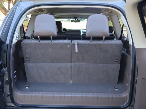 Used 2010 Lexus GX 460 AWD/4WD image 14