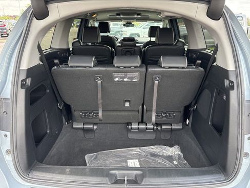 Used 2024 Honda Odyssey Elite image 11