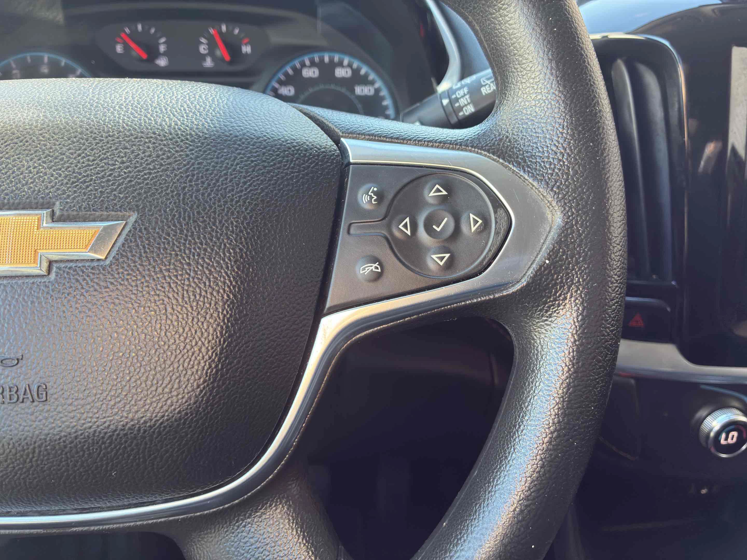 Used 2020 Chevrolet Traverse LS FWD image 21