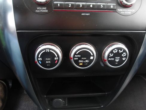 Used 2008 Suzuki SX4 Hatchback FWD image 13