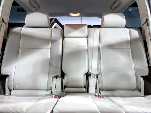 Used 2017 Lexus GX 460 Premium w/ Premium Package image 32