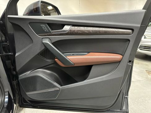 Used 2018 Audi Q5 2.0T Premium Plus w/ Premium Plus Package image 8