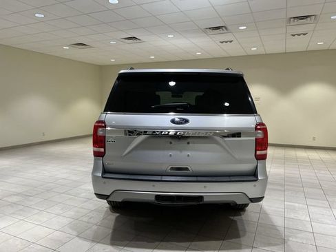 Used 2019 Ford Expedition XLT RWD image 4