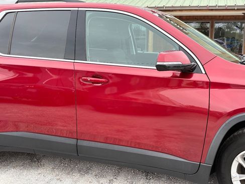 Used 2018 Chevrolet Traverse LT AWD/4WD image 11