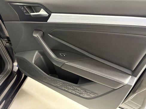 Used 2025 Volkswagen Jetta Sport FWD image 38