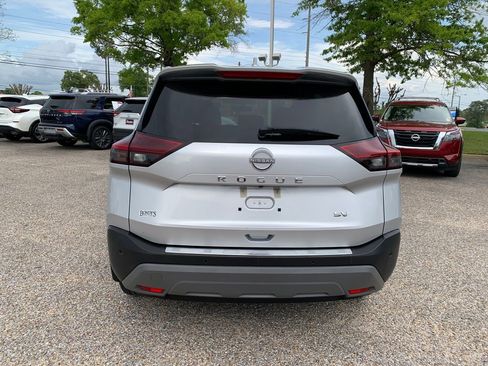 Used 2023 Nissan Rogue SV image 6
