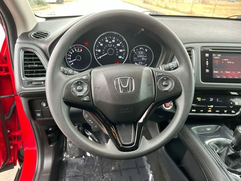 Used 2018 Honda HR-V EX image 14