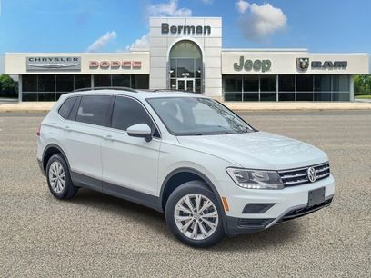 Used 2018 Volkswagen Tiguan SE w/ Panoramic Sunroof Package