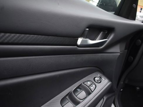 Used 2025 Nissan Altima 2.5 SV FWD image 14