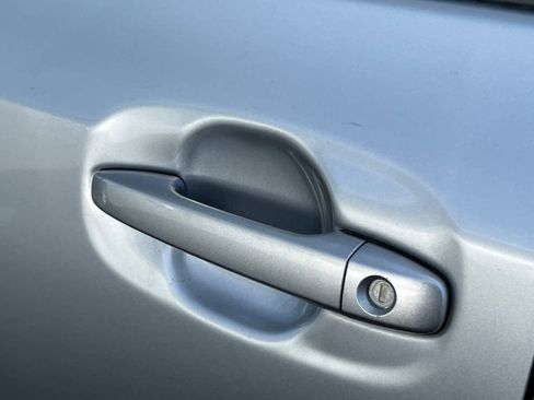 Used 2012 Toyota Sienna LE image 17