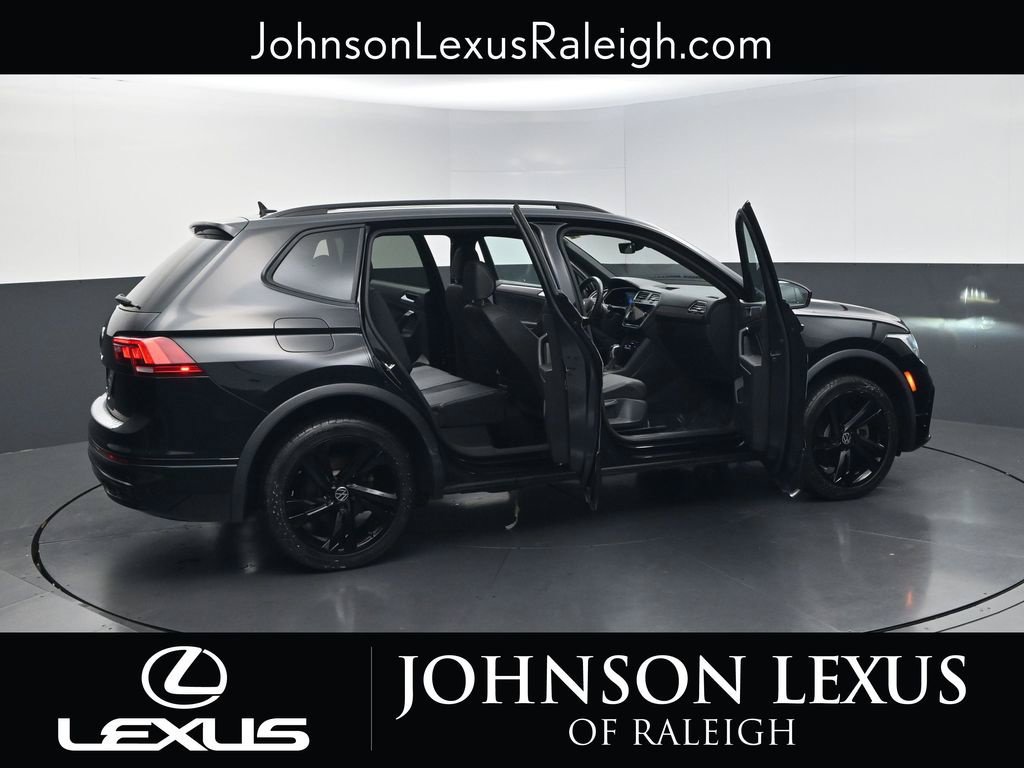 Used 2024 Volkswagen Tiguan SE R-Line FWD image 27