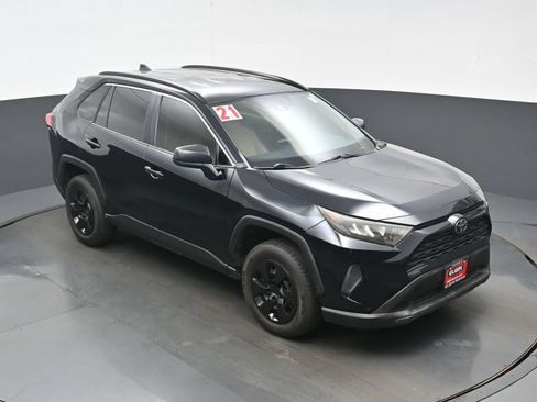 Used 2021 Toyota RAV4 LE AWD/4WD image 32