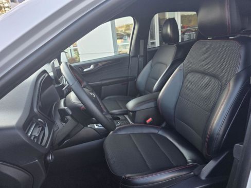 Used 2025 Ford Escape ST-Line image 9