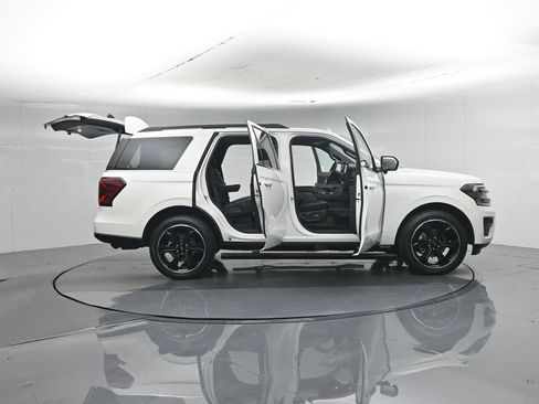 Used 2023 Ford Expedition Limited AWD/4WD image 5