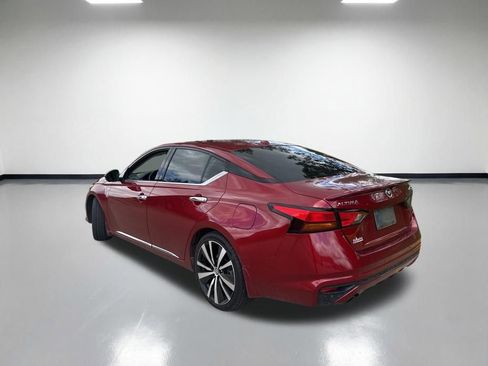 Used 2020 Nissan Altima 2.5 Platinum FWD image 2