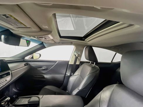 Used 2022 Lexus ES 350 w/ Accessory Package FWD image 19