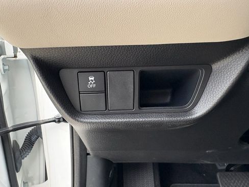 Certified 2023 Honda HR-V EX-L image 9