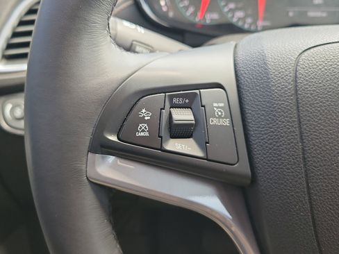Used 2018 Chevrolet Trax Premier FWD image 27