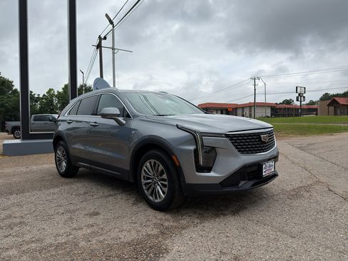 Used 2024 Cadillac XT4 Premium Luxury FWD image 14