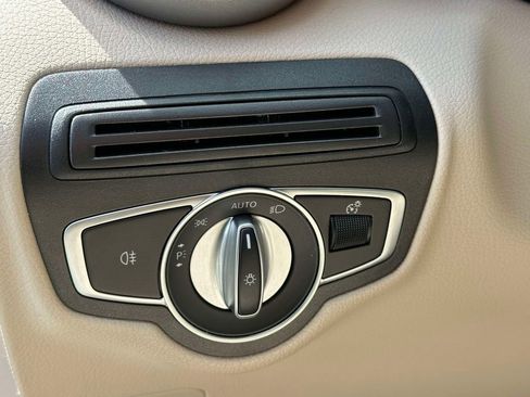 Used 2022 Mercedes-Benz GLC 300 GLC 300 image 21