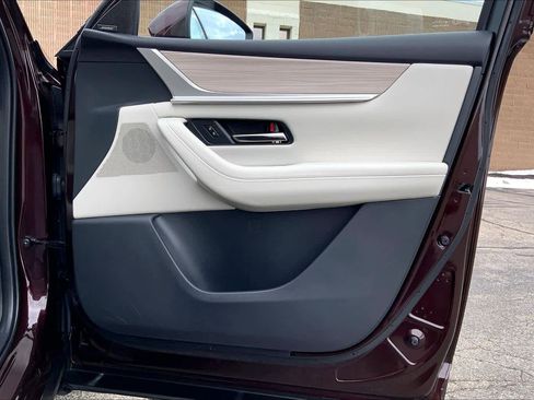 Used 2024 MAZDA CX-90 Plug-In Hybrid w/ Premium Plus image 23